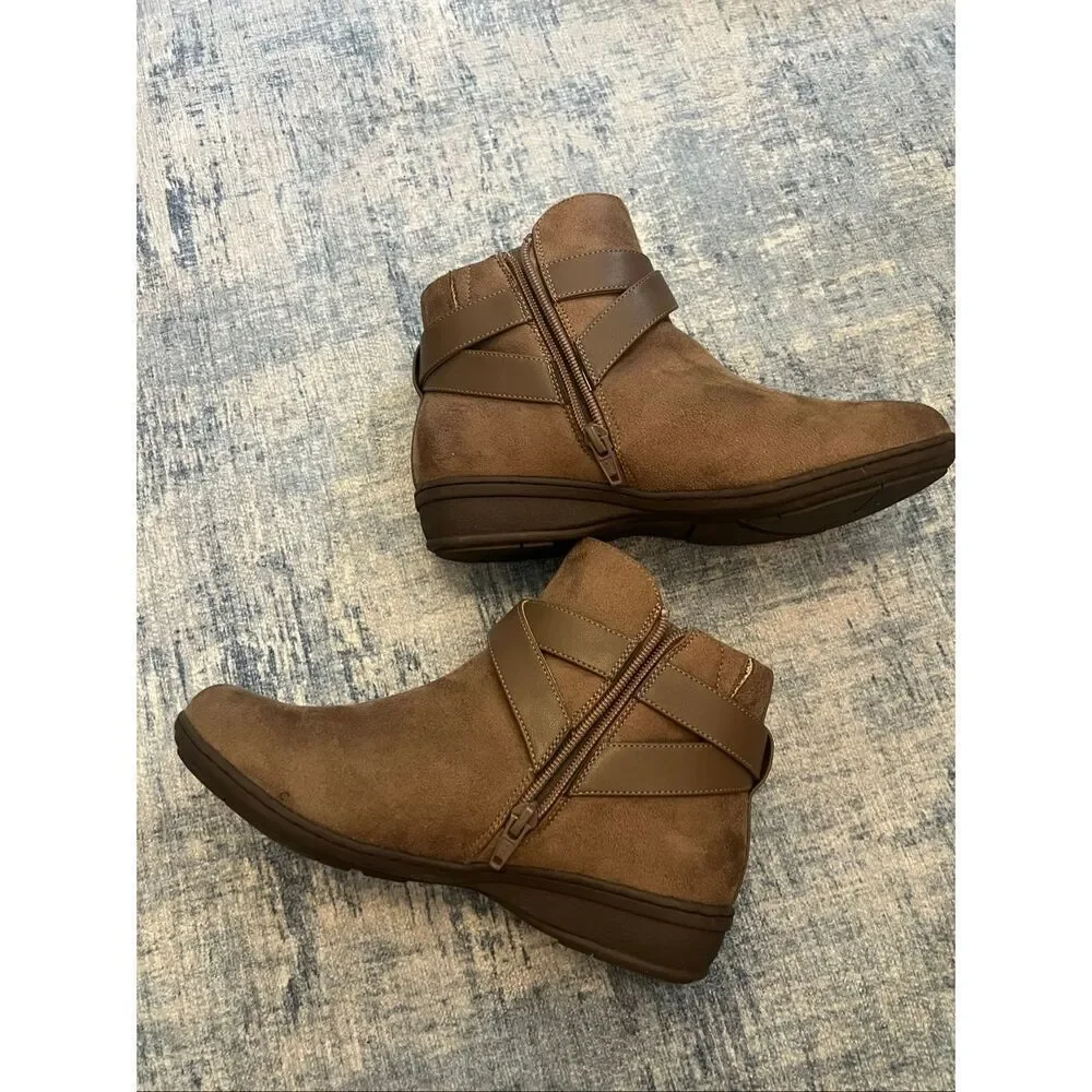 Comfortview Brown Faux Suede Leather Bronte Side Zip Ankle Booties Size 7 Wide